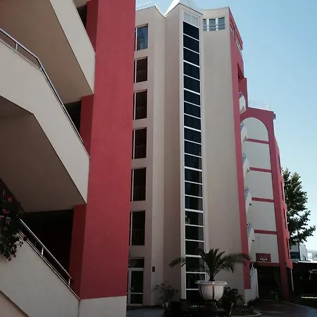 Rose Garden Hotel 4*