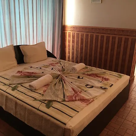 Rose Garden Ξενοδοχείο 4*